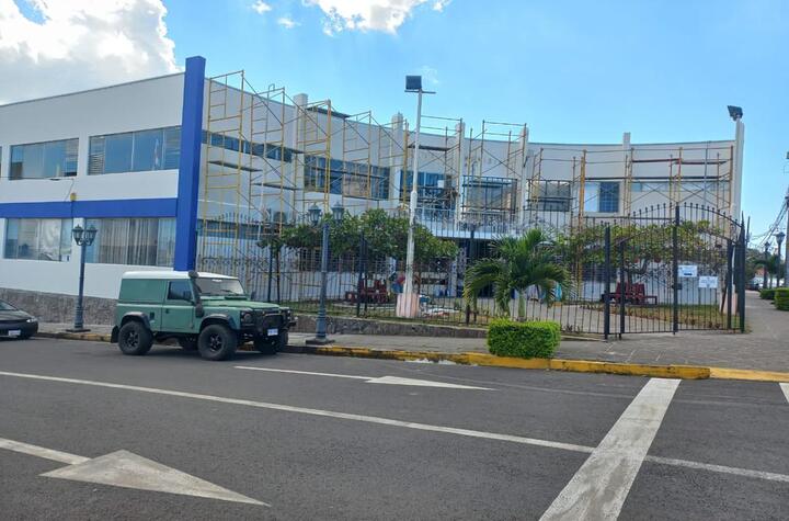 Russell Cellular Corporate Headquarters
